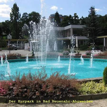 Pensión Weingut Franz Schaefer 4*