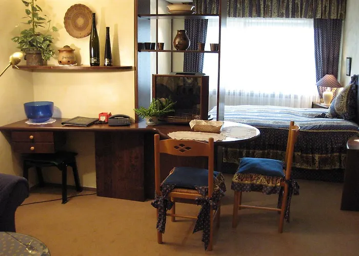 弗朗茨舍费尔酒庄旅馆